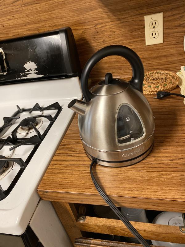 Long cord and shuts off automatically when the water is boiled