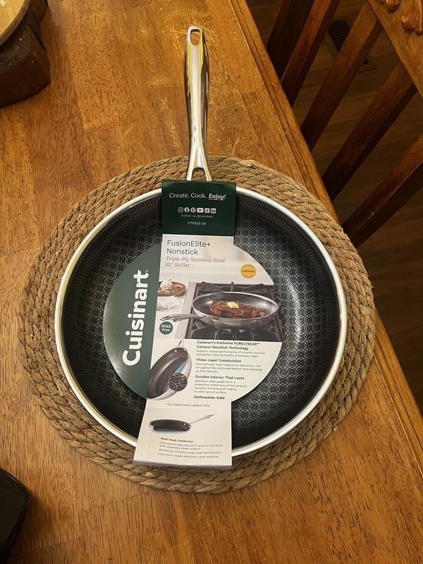 Non stick skillet
