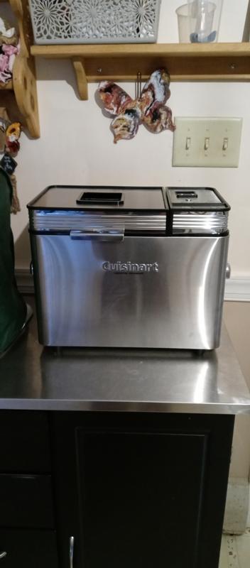 CBK-210 Cuisinart Custom Convection 16 Menu Programs 2 Pound Capacity Bread  Maker