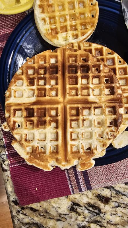 Round Classic Waffle Maker (WMR-CANAS) - Cuisinart