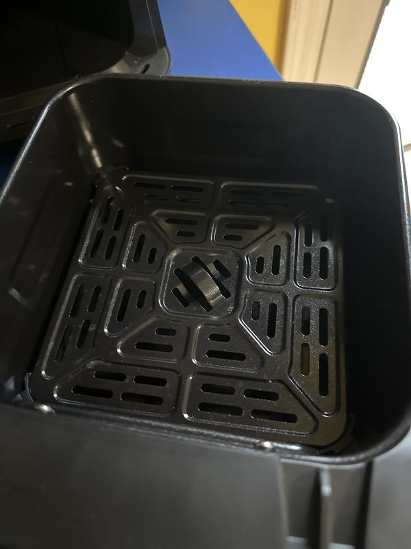 Basket with crisper plate