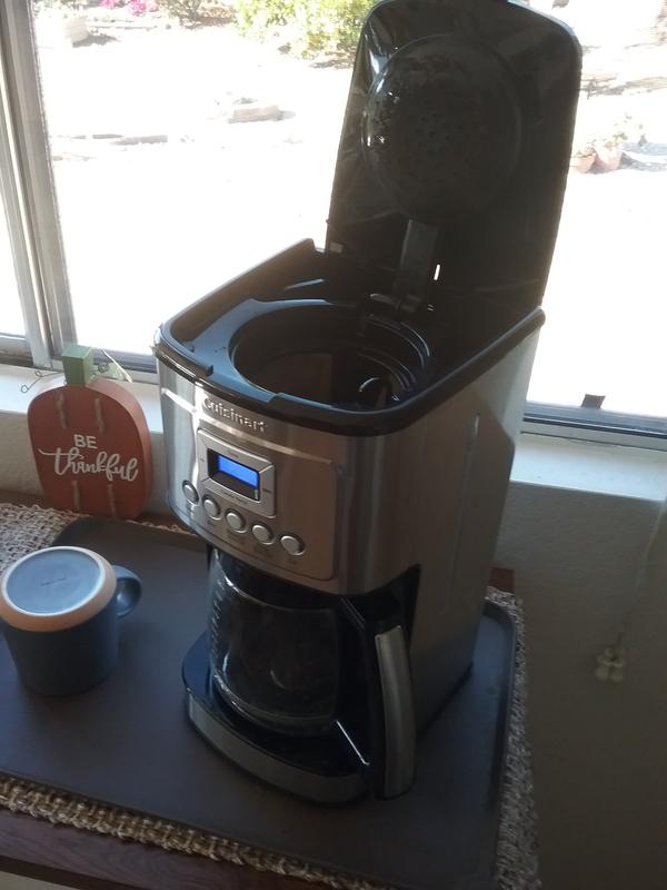 See coffee grounds sticking to lid