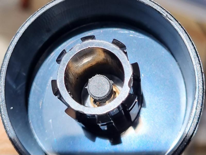 The black plastic link in the middle has fragile thin fins