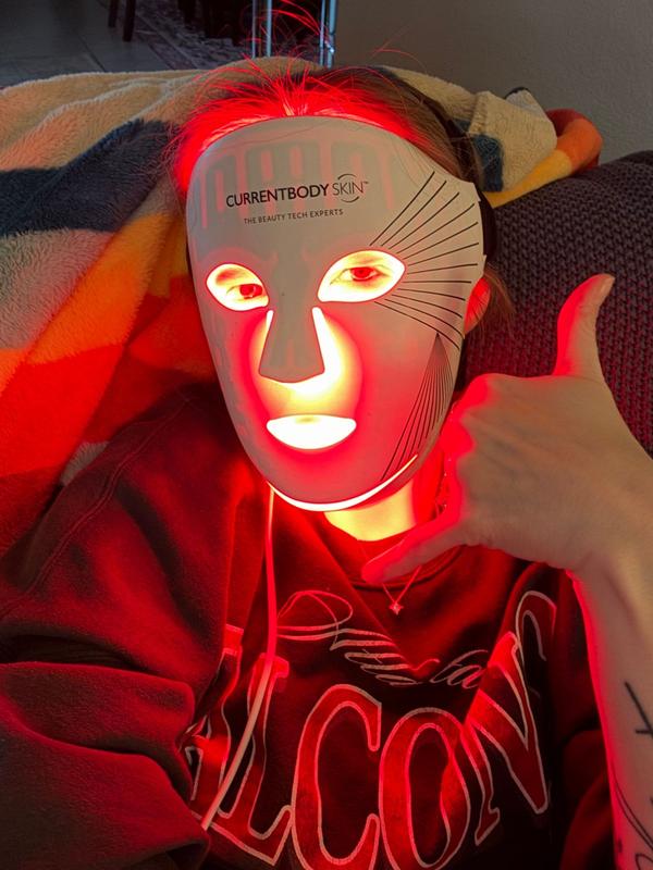 CurrentBody Skin LED Light Therapy Mask & 10 Hydrogel Masks - QVC.com