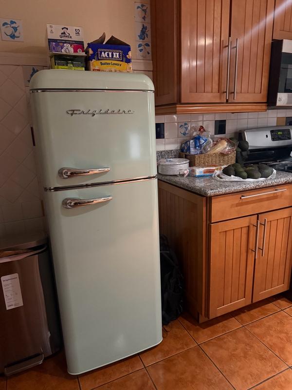 Frigidaire 7.5-cu ft Counter-Depth 17.83-in Wide Top-Freezer