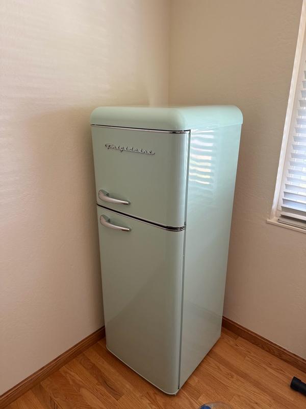 Frigidaire 7.5-cu ft Counter-Depth 17.83-in Wide Top-Freezer
