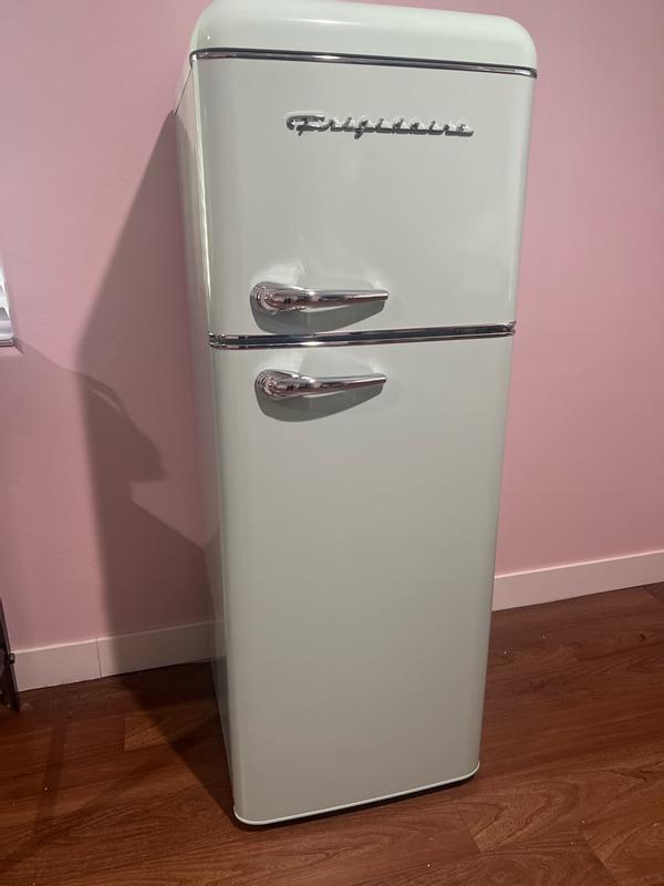 Frigidaire 7.5-cu ft Counter-Depth 17.83-in Wide Top-Freezer