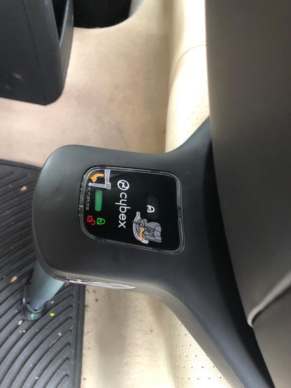 Load leg base showing green for leg locked into place and check mark for the seat clicked in.