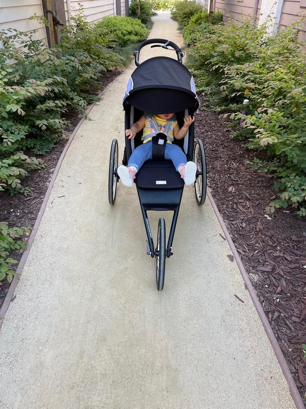 Customer photo for "Lightweight Jogging Stroller with Runners in Mind"