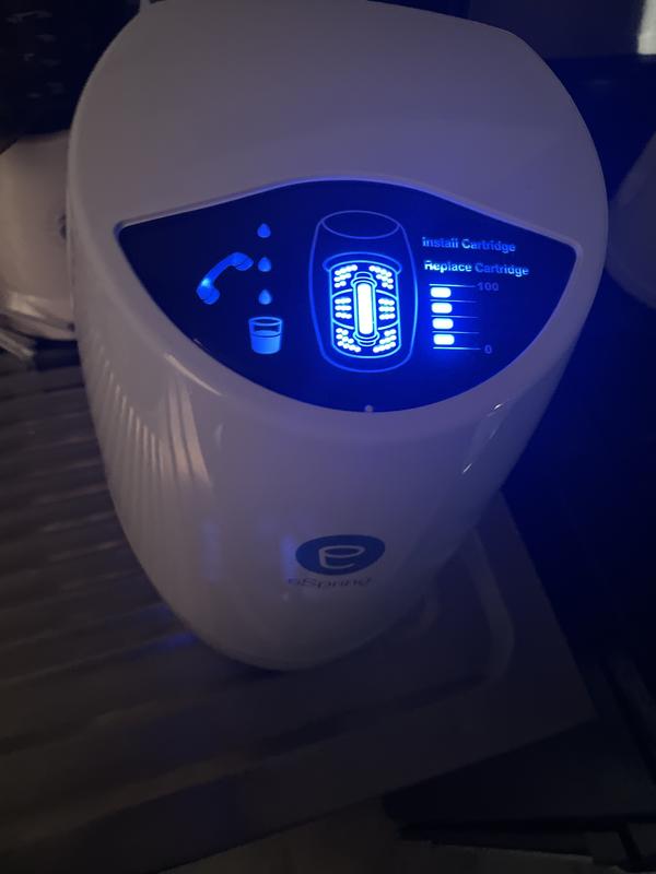 eSpring™ Purificador de agua UV para debajo del mostrador