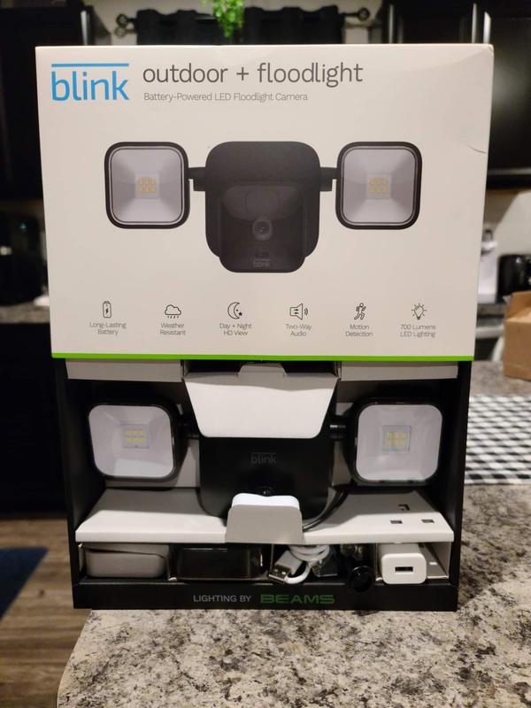 Blink Wireless Outdoor 1-Camera System Plus Floodlight B094YXVVRF