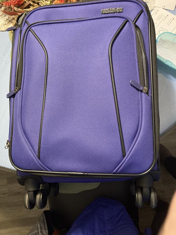 My new American Tourister carryon!