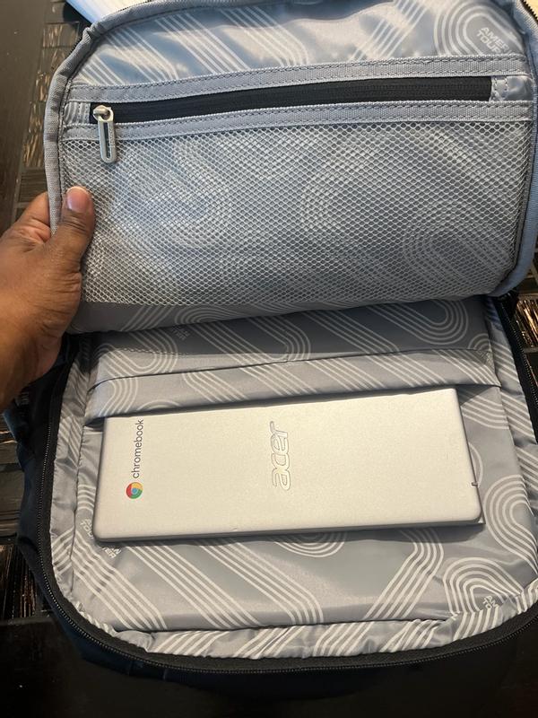 Customer photo for "A nice commuter bag for a quick overnight work trip"