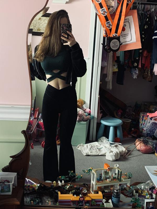 late to the party 🫣 #crossoverleggings #flarepants #aerie #aeriereal , flare  pants