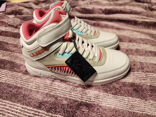 OFFLINE by Aerie X LA Gear: Sneaker Styling with MyAerie