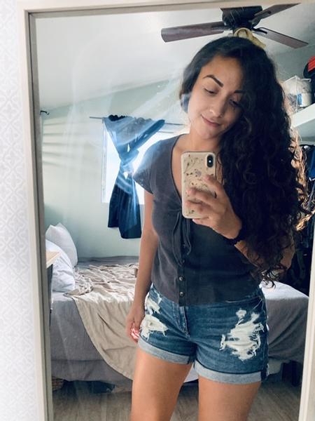 American Eagle Denim Mom Shorts Are On Point - The Mom Edit