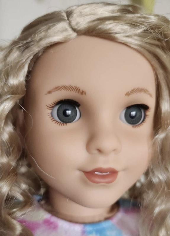 Truly Me™ Doll #115 + Artsy Side Accessories