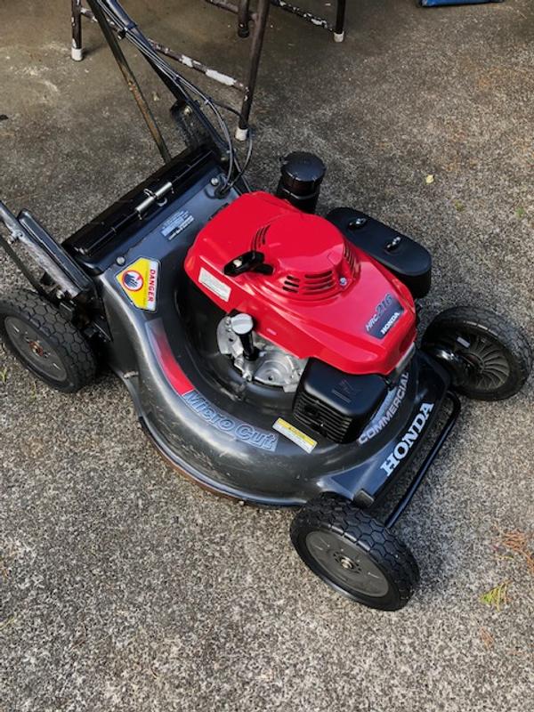 Honda HRC216HXA Mower 21 Walk Behind Commercial Mower