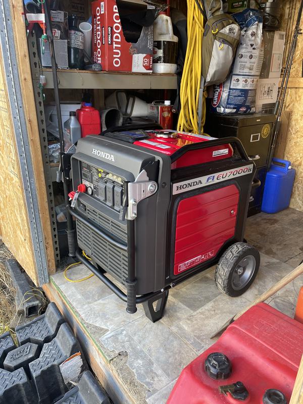 Honda EU7000iS Ultra Quiet 7000W Inverter Portable Generator - 664280 |  Blain's Farm & Fleet