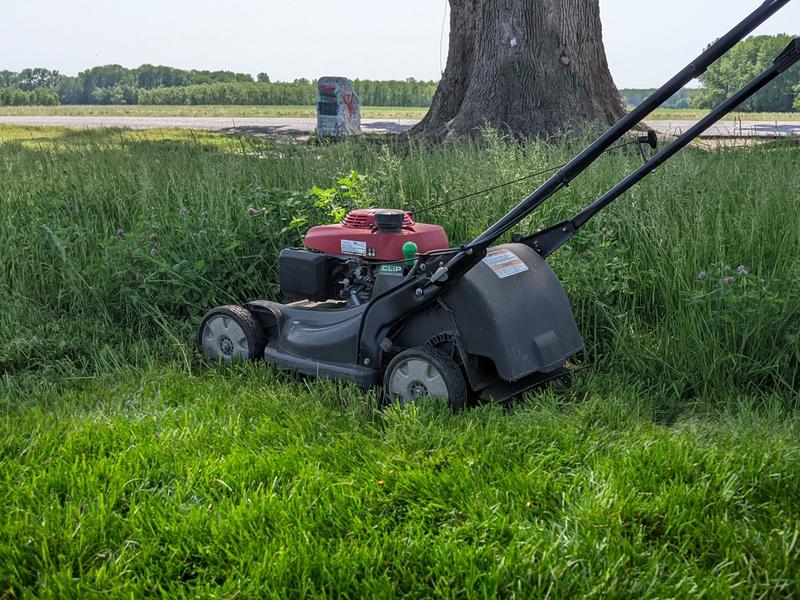 Honda lawn mower online leaking gas