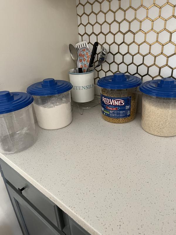 I really need to stop with these Red Vines !!!! SIKE I'm not