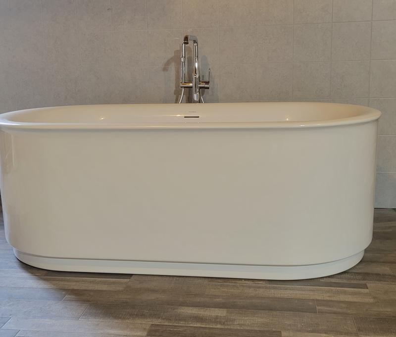 American Standard: Studio S Collection (68 x 34) Oval Freestanding Soaking  Tub - Royal Bath Place