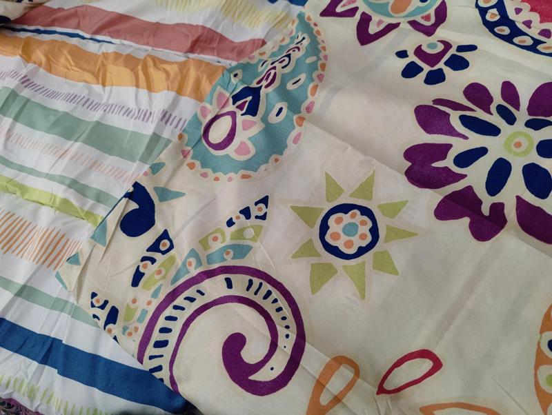 Other side of the comforter (pattern) & pillow sham