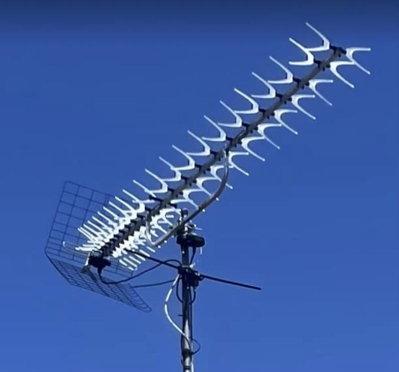ANTENA TV TDT UHF EXTERIOR TRIPLE ARRAY CANALES 21-69 LONGIT. 1050MM 18DB  BD7269