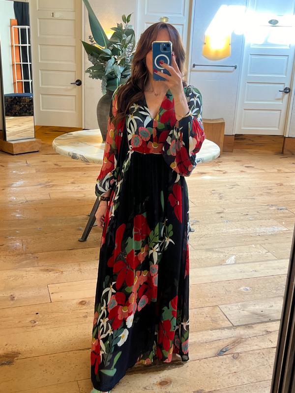 farm rio x anthropologie long-sleeve v-neck floral maxi dress Farm Rio x Anthropologie Long-Sleeve V-Neck Floral Maxi Dress  Luxy Thrift