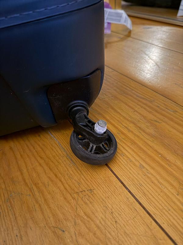 Customer photo for "Broken first use"