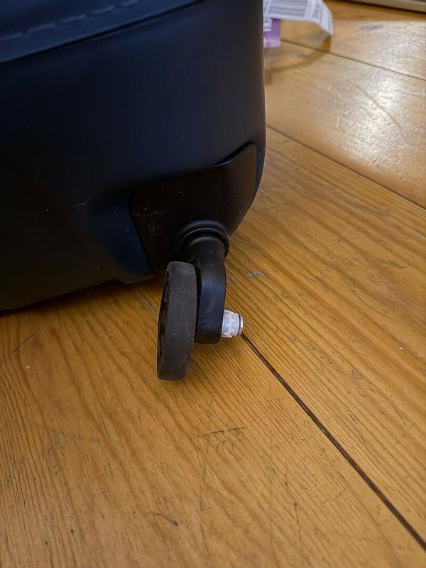Customer photo for "Broken first use"