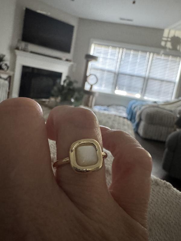 Mother of Pearl Ring in Gold