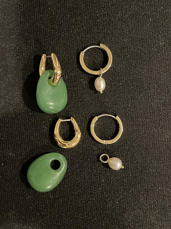 Side by side comparison of Kayla and Frida