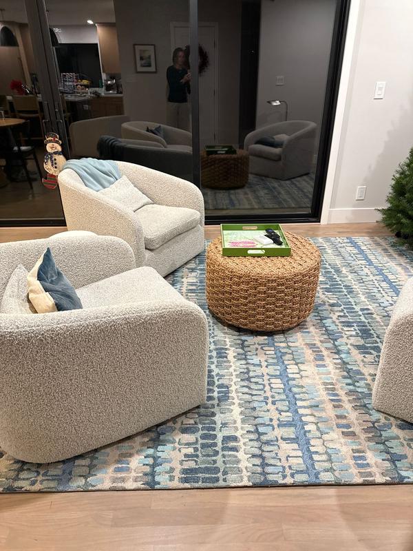 Customer carousel item 6.