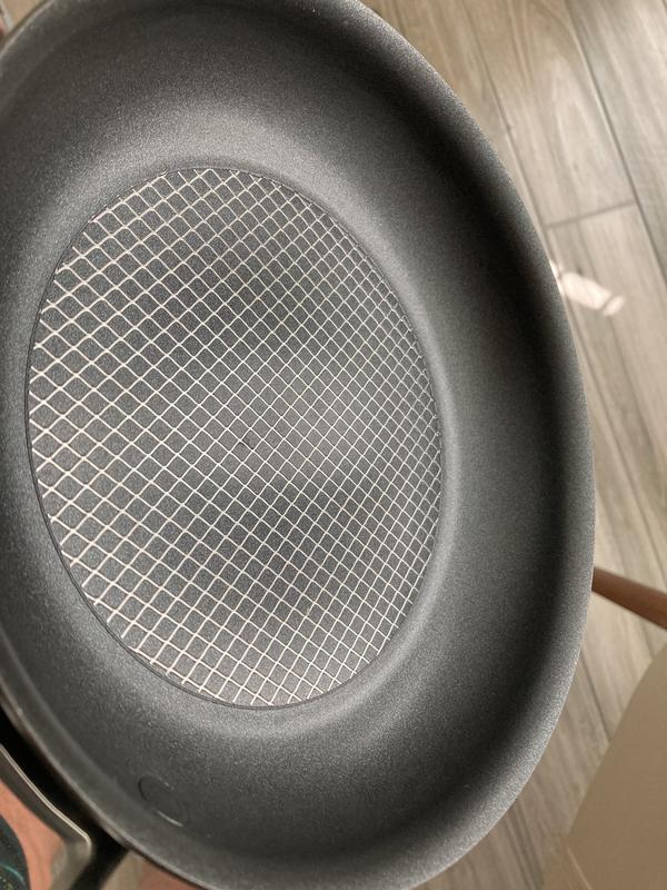 Trying to show the dimple in the pan