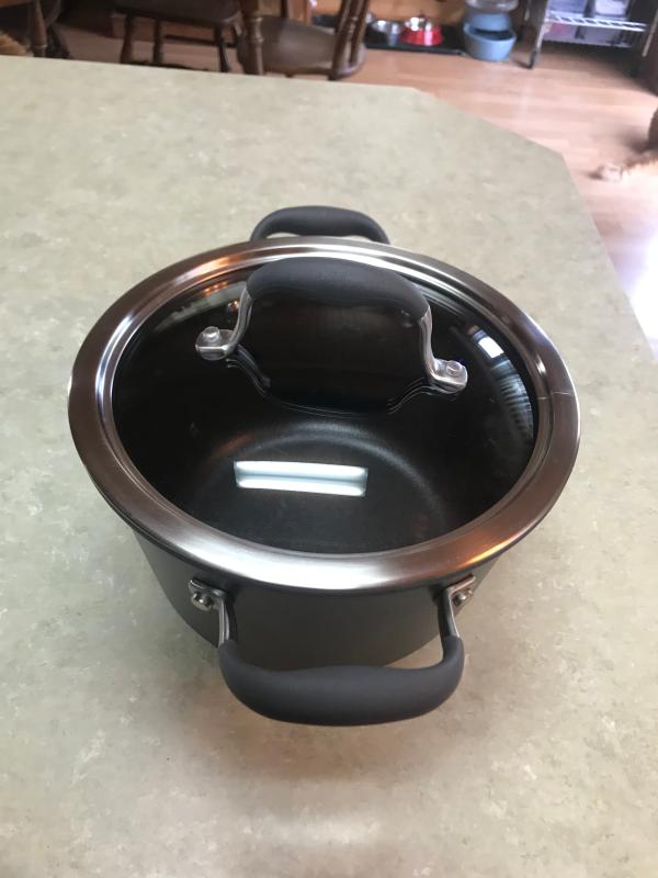 Too view with lid on