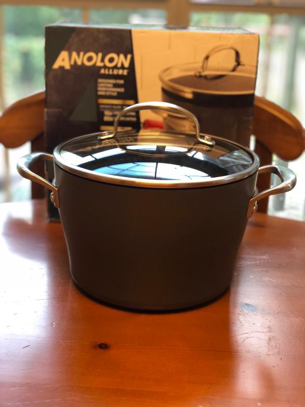 Close-up of the Anolon Dutch Oven