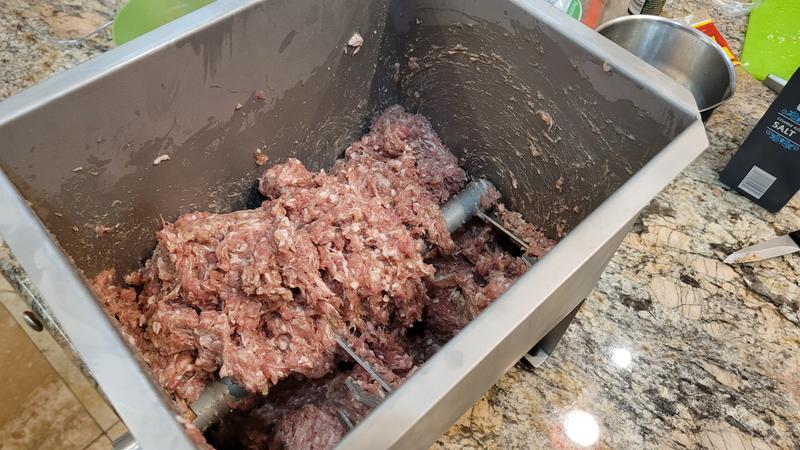 7Penn  Manual Meat Mixer – 20 lb Sausage Mixer Machine Meat Mixer with Lid  