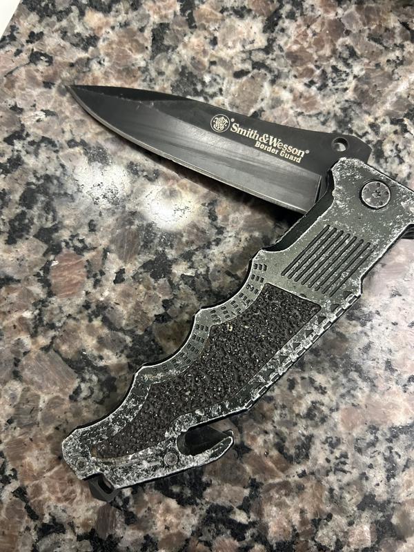 Smith & Wesson® Border Guard Drop Point Folding Knife