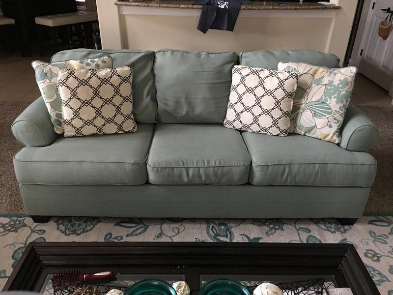 Daystar Sofa And Loveseat Set Baci Living Room