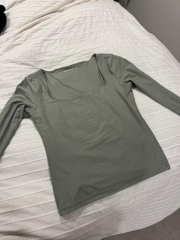 Women's Soft Matte Seamless Long-Sleeve Squareneck Top