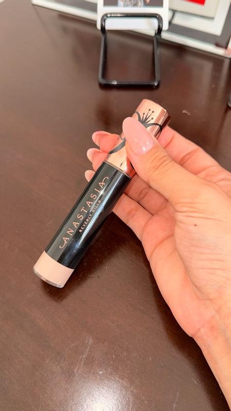Customer photo for "Great coverage, easy to blend"