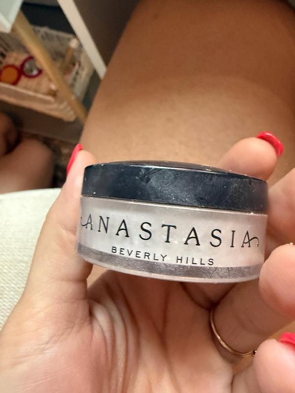 Customer photo for "Setting powder that actually works"