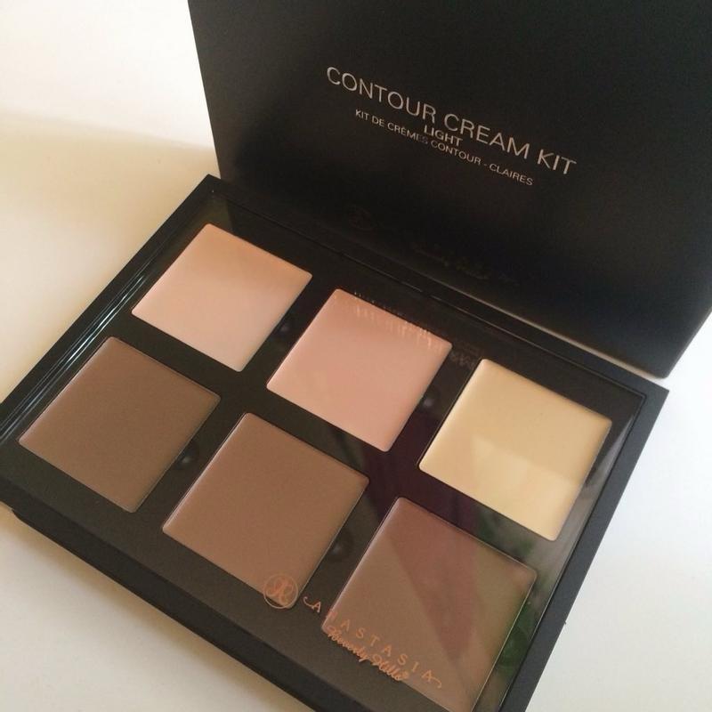 Customer photo for "Great cream contour 10/10"