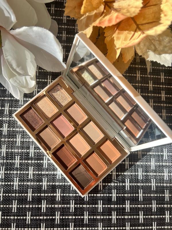 Customer photo for "The only eye shadow palette I need"