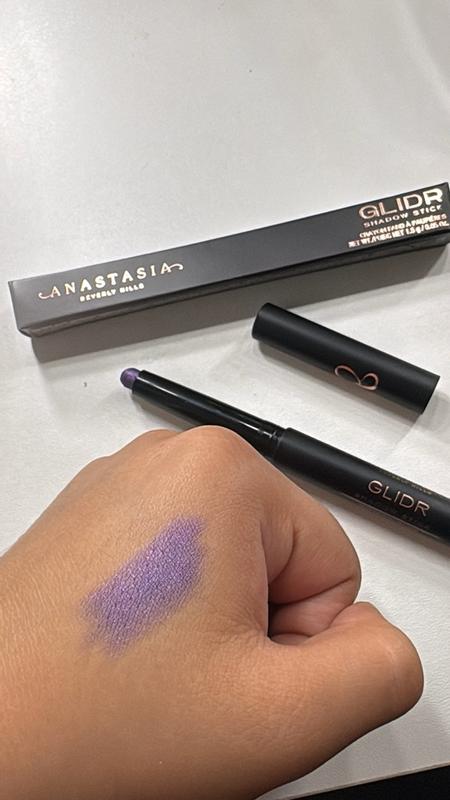 Customer carousel item 6.