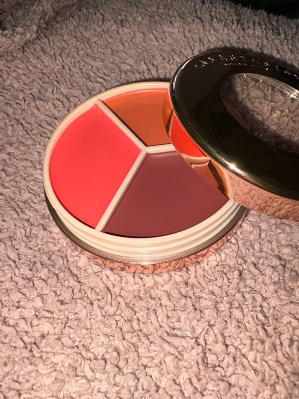 Customer carousel item 4.