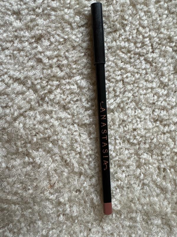 Customer photo for "Good pigmentation and it is a soft formula"