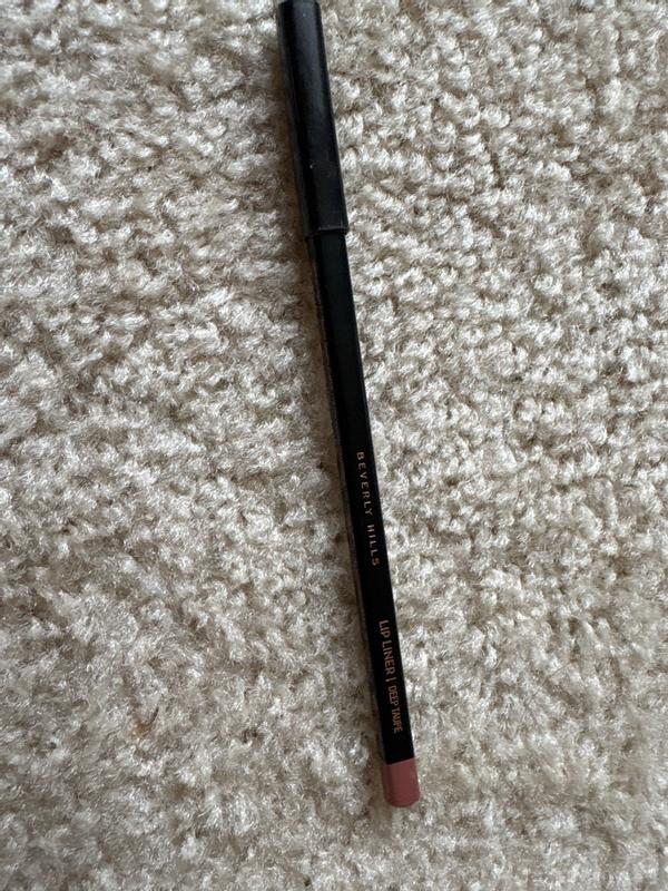 Customer photo for "Good pigmentation and it is a soft formula"