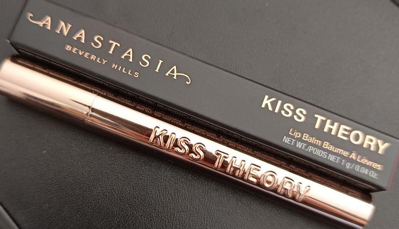 Customer photo for "Shiny lushious lips you will love!"